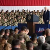 Tổng thống Mỹ Joe Biden phát biểu từ căn cứ quân sự Elmendorf-Richardson ở thành phố Anchorage, tiểu bang Alaska. (Ảnh: TTXVN phát)