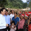 Chủ tịch nước Võ Văn Thưởng thăm hỏi, động viên nhân dân xã Liên Minh, thị xã Sa Pa, tỉnh Lào Cai. (Ảnh: Thống Nhất/TTXVN)