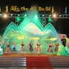Biểu diễn văn nghệ tại Lễ Khai mạc sự kiện 'Sắc Thu hồ Ba Bể' 2023. (Ảnh: Vũ Hoàng Giang/TTXVN)