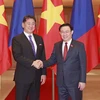 Chủ tịch Quốc hội Vương Đình Huệ hội kiến Tổng thống Mông Cổ Ukhnaagiin Khurelsukh. (Ảnh: Doãn Tấn/TTXVN)