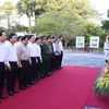 Trong chuyến thăm và làm việc tại Thanh Hóa sáng 11/11, Thủ tướng Phạm Minh Chính và Đoàn Công tác đến dâng hương, hoa tại Khu Văn hóa Tưởng niệm Bác Hồ. (Ảnh: Dương Giang/TTXVN)