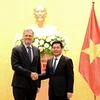 Bộ trưởng Nguyễn Hồng Diên tiếp ngài Olivier Brochet, tân Đại sứ Pháp tại Việt Nam. (Nguồn: Bộ Công Thương)