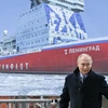 Tổng tống Nga Putin tham dự Lễ đặt ky tàu phá băng Leningrad. (Nguồn: TASS)
