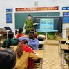Lớp học tình thương do Trung úy Lê Tuấn Thành giảng dạy. (Ảnh: TTXVN phát)
