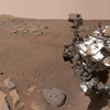 Tàu thăm dò Perseverance làm nhiệm vụ trên bề mặt Sao Hỏa. (Ảnh: AFP/TTXVN)