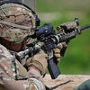 Binh sỹ Mỹ tham gia cuộc thi bắn súng tại Dongducheon, Hàn Quốc, ngày 3/5/2023. (Ảnh: AFP/TTXVN)