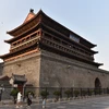Tường thành Tây An được xây dựng lần đầu tiên năm 582 vào thời nhà Tùy. Trải qua những thăng trầm của lịch sử, tường thành không ngừng được nâng cấp, tôn tạo bởi các triều đại phong kiến Trung Hoa. (Ảnh: Thành Dương/TTXVN)