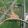 Nút giao Trì Bình-Dung Quất với Cao tốc Đà Nẵng-Quảng Ngãi xây dựng dở dang 6 năm qua. (Ảnh: TTXVN)