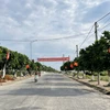 Đường giao thông trên đảo Lý Sơn được đầu tư kết nối đồng bộ. (Ảnh: Phạm Cường/TTXVN)