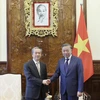 Chủ tịch nước Tô Lâm tiếp Đại sứ Trung Quốc Hùng Ba đến chào từ biệt. (Ảnh: Nhan Sáng/TTXVN)