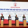 Các lãnh đạo, đại biểu thực hiện nghi thức công bố thành lập Hiệp hội Phòng cháy, chữa cháy và cứu nạn, cứu hộ Việt Nam - 'VFRA'. (Ảnh: Việt Anh/Vietnam+)