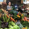 Ghi nhận tại một số chợ Hà Nội, nhiều loại rau xanh đang tăng giá do nguồn cung khan hiếm. (Ảnh: Việt Anh/Vietnam+)
