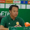 Huấn luyện viên Vũ Hồng Việt (Thép Xanh Nam Định) cho biết ông không đánh giá cao chất lượng của nhóm cầu thủ dự bị tại Công an Hà Nội. (Ảnh: Việt Anh/Vietnam+)