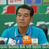 Huấn luyện viên Đinh Thế Nam tiếc nuối khi Hà Nội FC không tận dụng tốt các cơ hội. (Ảnh: Việt Anh/Vietnam+)
