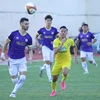 Câu lạc bộ Đông Á Thanh Hóa (áo vàng) lên ngôi vô địch tại Cúp Quốc gia 2023-2024 sau khi vượt qua Hà Nội FC trong trận chung kết. (Ảnh: Việt Anh/Vietnam+)