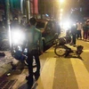 Hà Nội: Ôtô đâm thẳng vào dòng xe máy chờ đèn đỏ 