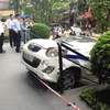 Hà Nội: Taxi Thanh Nga lao thẳng lên thềm tòa nhà Pacific
