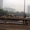 Hà Nội: Xe biển xanh bất ngờ bốc cháy tại đường trên cao 