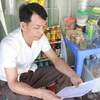 Ở độ tuổi 46, ông Vương Đình Yên trở thành một trong những thí sinh lớn tuổi nhất của Hội đồng thi thành phố Hà Nội năm 2019 (Ảnh: Nguyễn Hoàng/Vietnam+) 