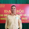 Trung tá Vũ Xuân Hà Thái được Phó Thủ tướng Chính Phủ Trương Hòa Bình biểu dương vì hành động dũng cảm. (Ảnh: PV) 
