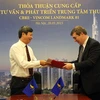 Đại diện VINGROUP và CBRE ký kết hợp tác tư vấn chiến lược cho dự án Vincom Landmark 81.