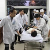 Bệnh nhân được chuyển về điều trị tại bệnh viện Đa khoa tỉnh Vĩnh Phúc. (Ảnh: Nguyễn Trọng Lịch/Vietnam+)