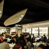 Người Hong Kong ngày càng có xu hướng chọn đồ ăn nhanh. (Ảnh: Đức Nam/Vietnam+)