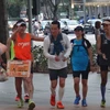 Chạy việt dã 1.300km trong 31 ngày để quyên từ thiện