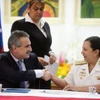 Bộ trưởng Quốc phòng Venezuela Carmen Melendez (phải) và người đồng cấp Argentina Agustin Rossi. (Nguồn: en.mercopress.com)