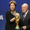 Tổng thống Brazil Dilma Rousseff vẫn trao cúp vàng ở Maracana