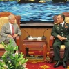 Mỹ nghiên cứu bỏ lệnh cấm bán vũ khí sát thương với Việt Nam