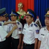 67 chiến sỹ vùng cảnh sát biển 3 nhận huy hiệu "Tuổi trẻ dũng cảm”