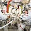 Hai nhà du hành Mỹ ra ngoài không gian để sửa chữa ISS