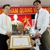Phú Yên: Trao huy hiệu 85 năm tuổi Đảng đầu tiên trên cả nước
