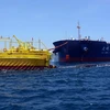 Bắt tàu bơm chuyển dầu trái phép trên biển với số lượng lớn