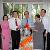 Chủ tịch nước thăm công nhân ăn Tết xa nhà tại tỉnh Long An