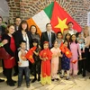 Giữ gìn bản sắc văn hóa trong gia đình Ireland nhận con nuôi Việt