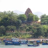 Tháp Bà Ponagar nhìn từ sông Cái, Nha Trang. (Ảnh: Tiên Minh/TTXVN)