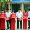 Các đại biểu cắt băng khánh thành Cơ sở cấp phát thuốc Methadone Bản Ngoại, Thái Nguyên ngày 21/7. (Ảnh: Lan Anh/TTXVN)