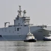 Tàu Mistral trong lần chạy thử đầu tiên ở Saint-Nazaire, miền tây Pháp ngày 16/3. (Nguồn: AFP/TTXVN)