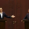 Thủ tướng Hy Lạp Alexis Tsipras (trái) và người đồng cấp Thổ Nhĩ Kỳ Ahmet Davutoglu. (Nguồn: ekathimerini.com)