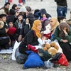 Người tị nạn và di cư tại khu vực biên giới Hy Lạp-Macedonia ngày 10/11. (Nguồn: AFP/TTXVN)