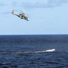 Truy đuổi con tàu của các đối tượng bị tình nghi là cướp biển ngoài khơi Somalia ngày 3/5/2009. (Nguồn: AFP/TTXVN)