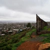 Bức tường biên giới Mỹ-Mexico ngày 7/2. (Nguồn: EPA/TTXVN)