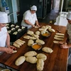 Một xưởng làm bánh ở thủ đô Kiev, Ukraine. (Nguồn: EPA/TTXVN)