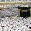 Các tín đồ Hồi giáo cầu nguyện tại Thánh địa Mecca ngày 23/6. AFP/ TTXVN