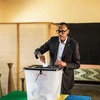 Tổng thống Rwanda Paul Kagame bỏ phiếu tại một điểm bầu cử ở Kigali ngày 4/8. (Nguồn: AFP/TTXVN)