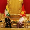 Tổng Bí thư Nguyễn Phú Trọng gặp thân mật Tổng thống Myanmar Htin Kyaw. (Ảnh: Trí Dũng/TTXVN)