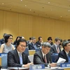 Đại sứ Dương Chí Dũng (người thứ 2 từ trái qua) và đoàn đại biểu Bộ Khoa học và Công nghệ Việt Nam tại Kỳ họp lần thứ 49 Đại hội đồng WIPO (Thụy Sĩ). (Ảnh: Hoàng Hoa/TTXVN)