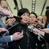  Bà Yuriko Koike (giữa) phát biểu với báo giới tại Tokyo ngày 14/11. (Nguồn: AFP/TTXVN)
